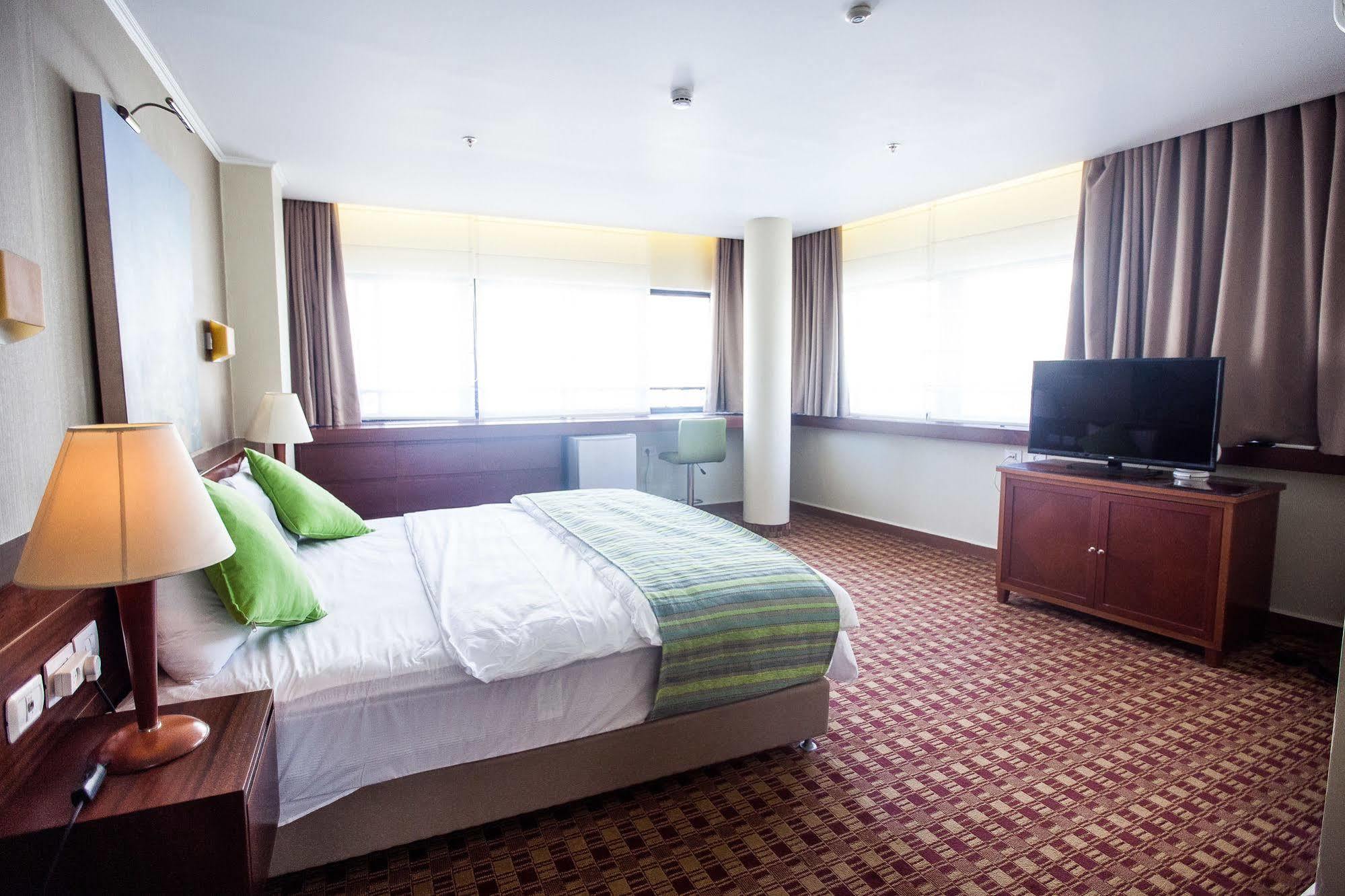 Spirit Of Herzl Hotel Yerusalem Bagian luar foto